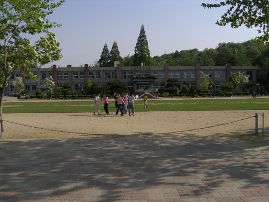 연서초등학교 전경 